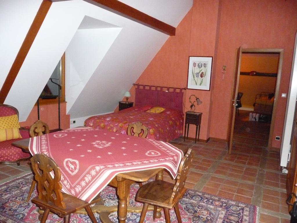 Le Neufeld Panzió Oberhaslach Szoba fotó